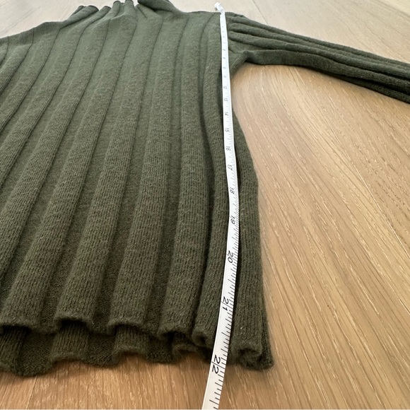 Baserange Adler Turtleneck Sweater Green Merino Wool Ribbed Forest Small Winter - Picture 10 of 13